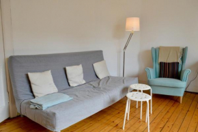 Central and Inviting 2 Bed- Perfect for Festival!